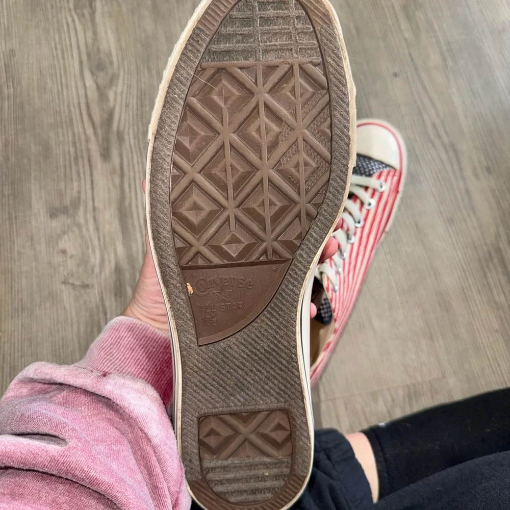 Converse Red and White Striped with Blue Stars Canvas Shoes Men’s size 10.5 - Picture 4 of 10